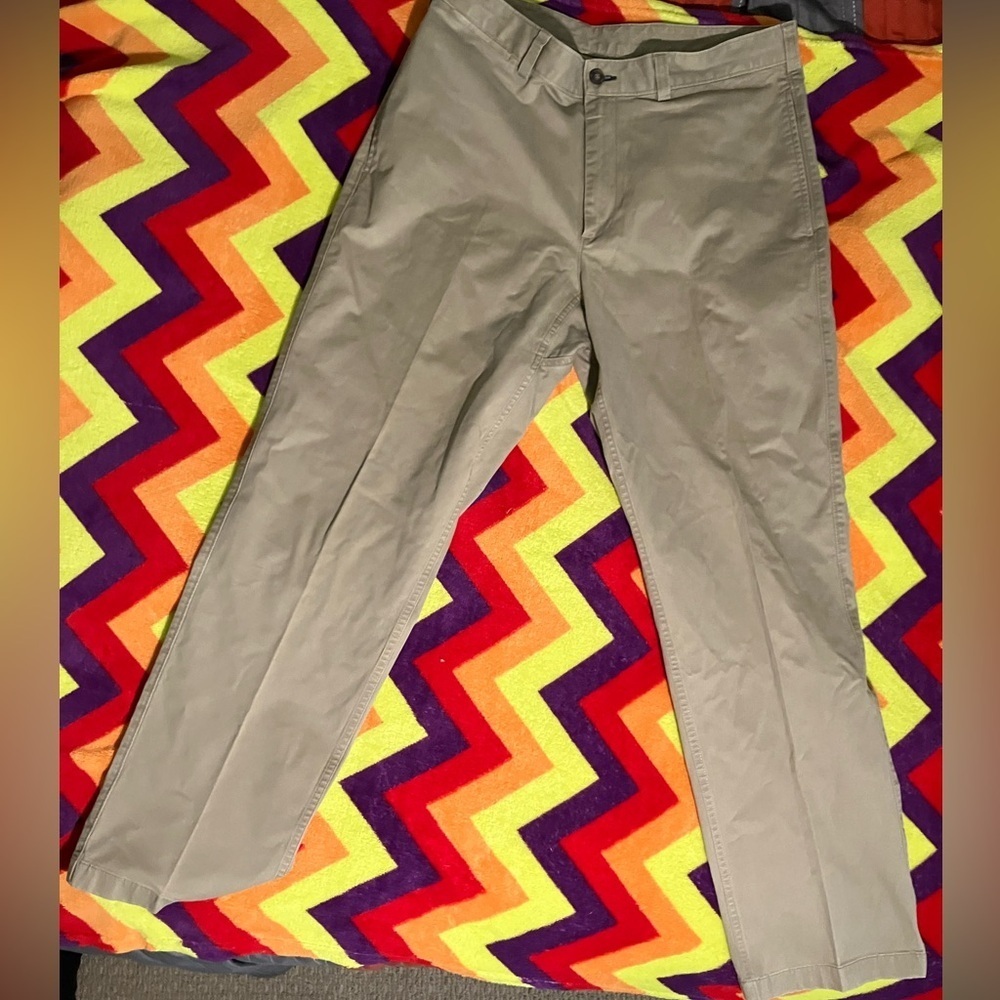 Duluth Trading Co chino khakis